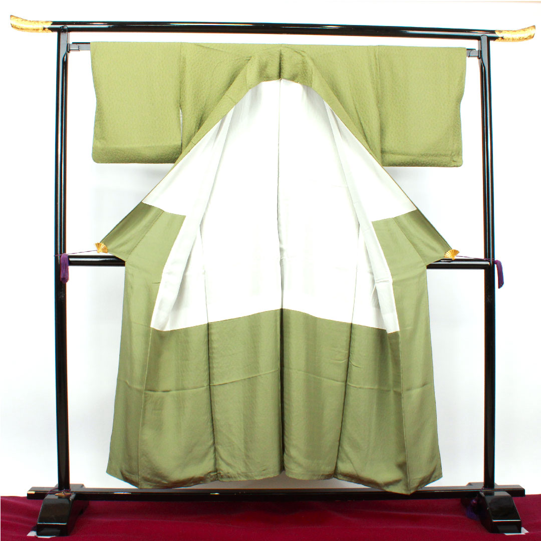 色無地 正絹 緑衫色 木瓜菱  身丈151cm 裄丈65cm 袷  Aランク 緑系 1114000933219