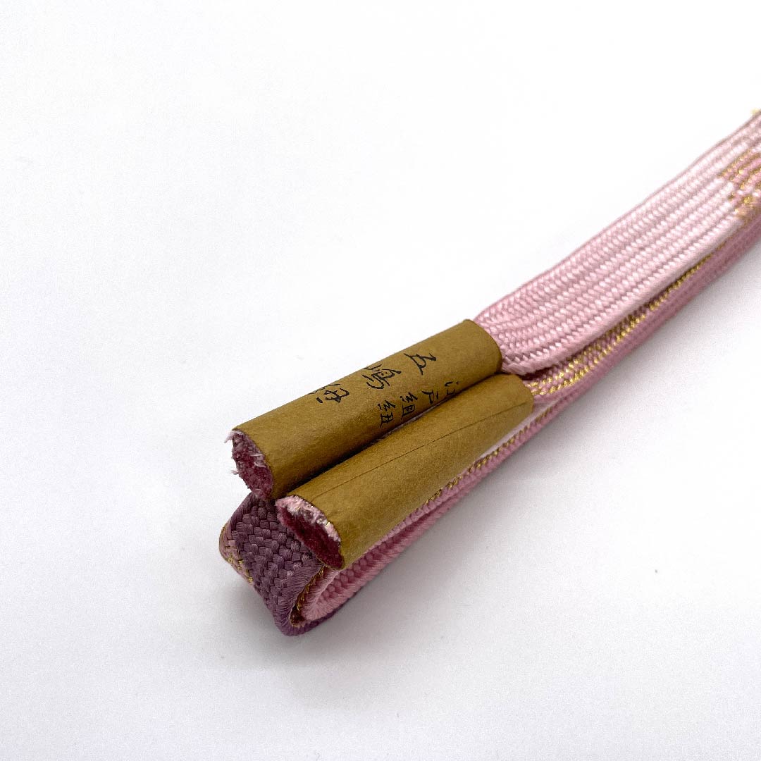 （新古品） 帯締め 正絹 四分紐 洎夫藍色（さふらんいろ） 五嶋紐 江戸組紐 金属糸使用 長さ約165cm 幅約1.7cm セミフォーマル Sランク ピンク系 1135002452313