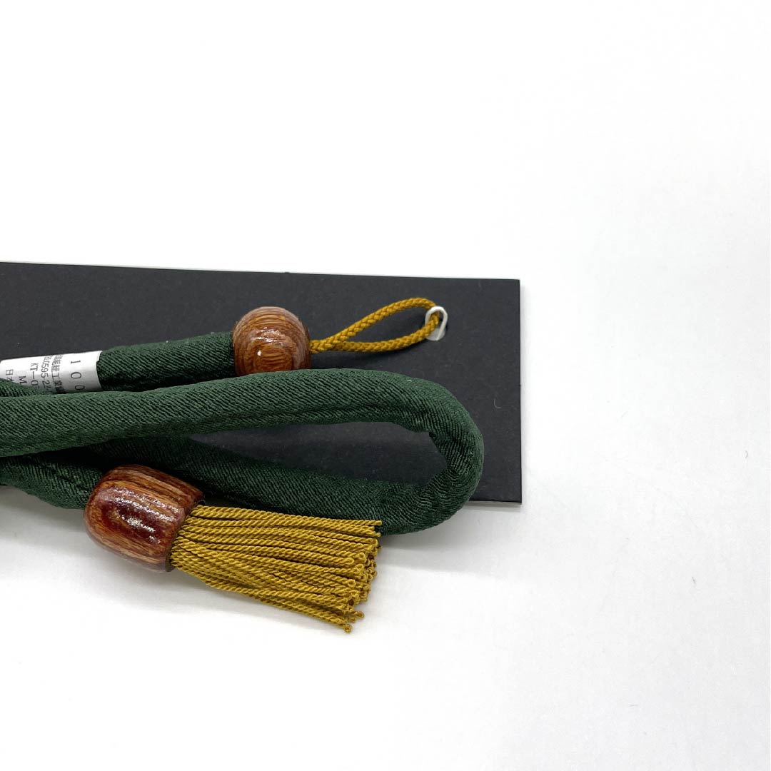 羽織紐 正絹 NEWランク カジュアル 黒緑色（くろみどりいろ） 撚り房 もろ縄結び 蝶結び 丸ぐけ 緑系 1121000091919