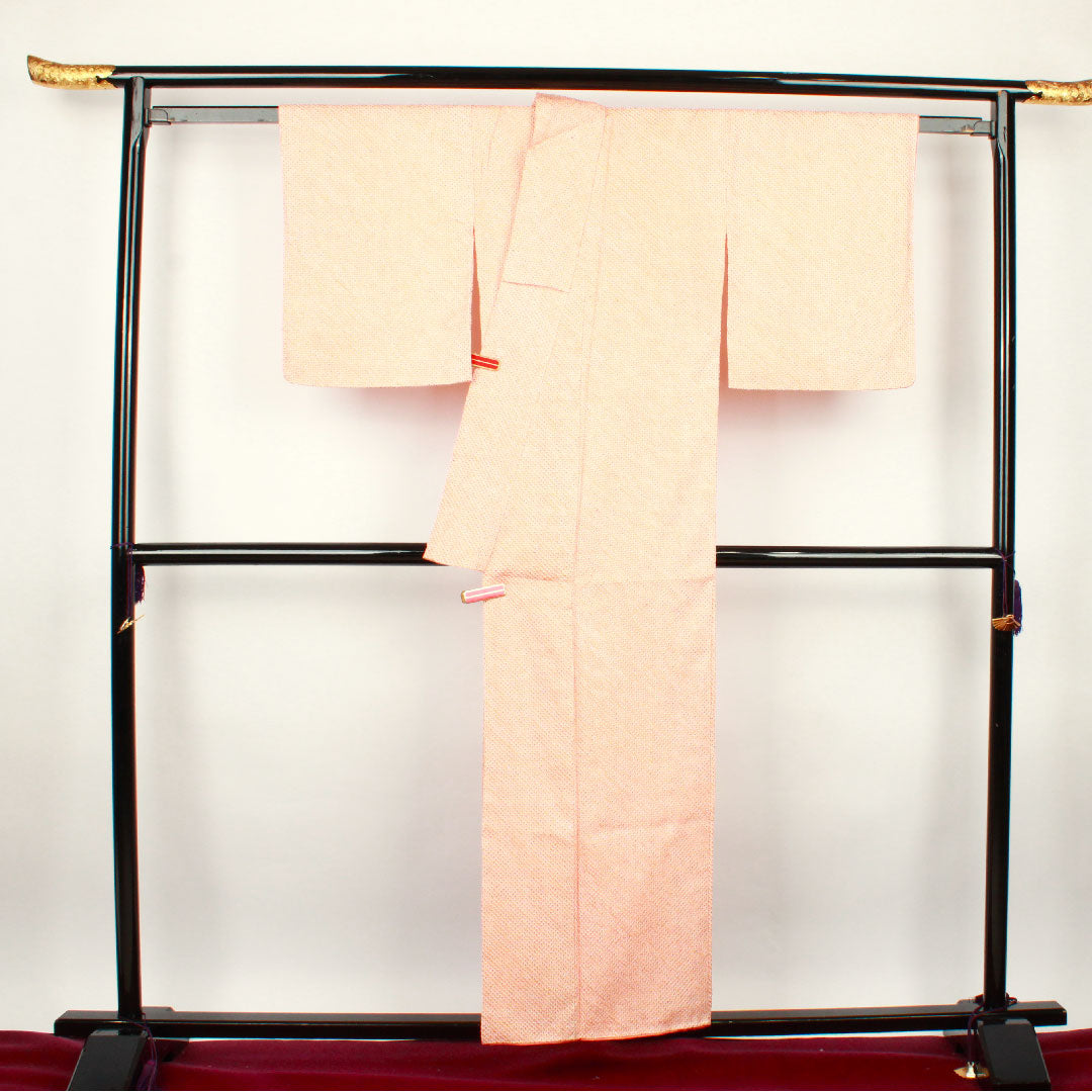 小紋 身丈157cm 裄丈62cm 袷  深支子色 総絞り しつけ糸あり  正絹 Sランク 朱系 1115002242316