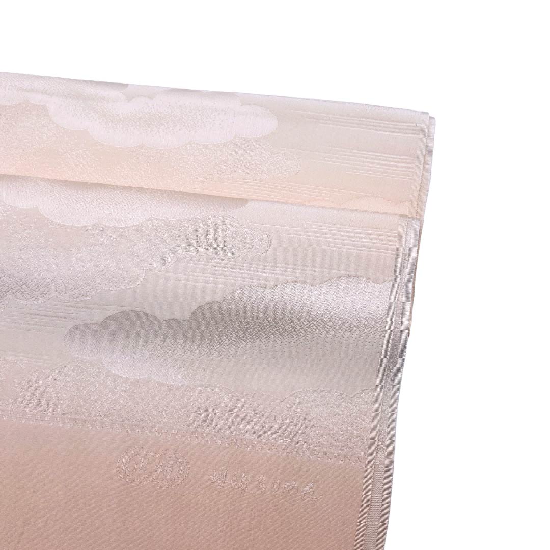 帯揚げ 正絹 Sランク セミフォーマル 薄肉色（うすにくいろ） 丹後ちりめん 雲 古典柄 長さ約168cm 幅約29.5cm 橙系 1136003672926