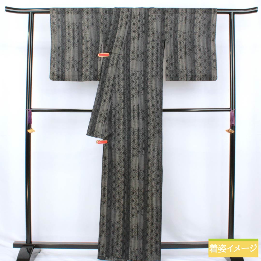 夏物 ポリ80％・絹20％ 小紋 Sランク 身丈164cm 裄丈66cm 麻の葉 モノトーン 紗 黒系 1132003252410