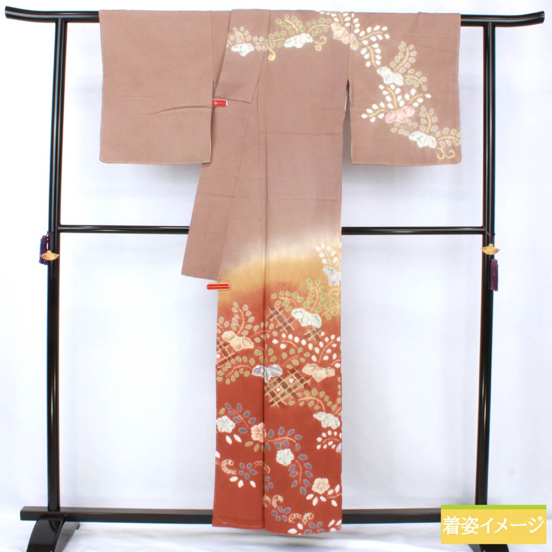 Homongi (formal kimono) made of pure silk, rank B, lined, length 158cm, sleeve length 67cm, Saganezuiro (Saga gray) color, tie-dyed, paulownia wood crepe, brown with basting thread, product number 1112007084314