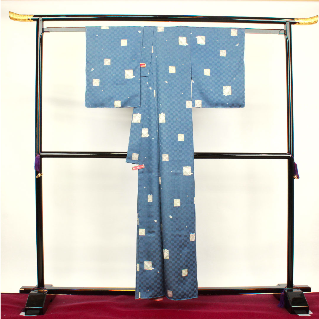 小紋 身丈158.5cm 裄丈62.5cm 袷  裏色 洗える着物 市松 うさぎ 桜  ポリ Sランク 青系 1115003232317
