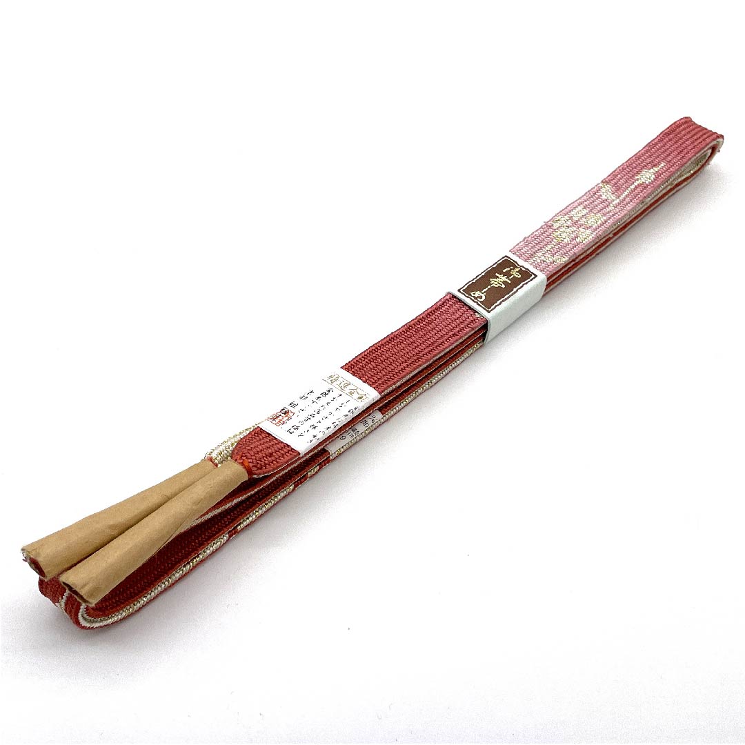 (Like new) Silk Obijime (Sash Band) - Quarter Length, Medium Crimson, with Metallic Thread and Specially Selected Gold and Silver Thread. Approximately 159cm Long, 1.5cm Wide. Semi-Formal, S-Rank, Pink. Product Number: 1135002112313