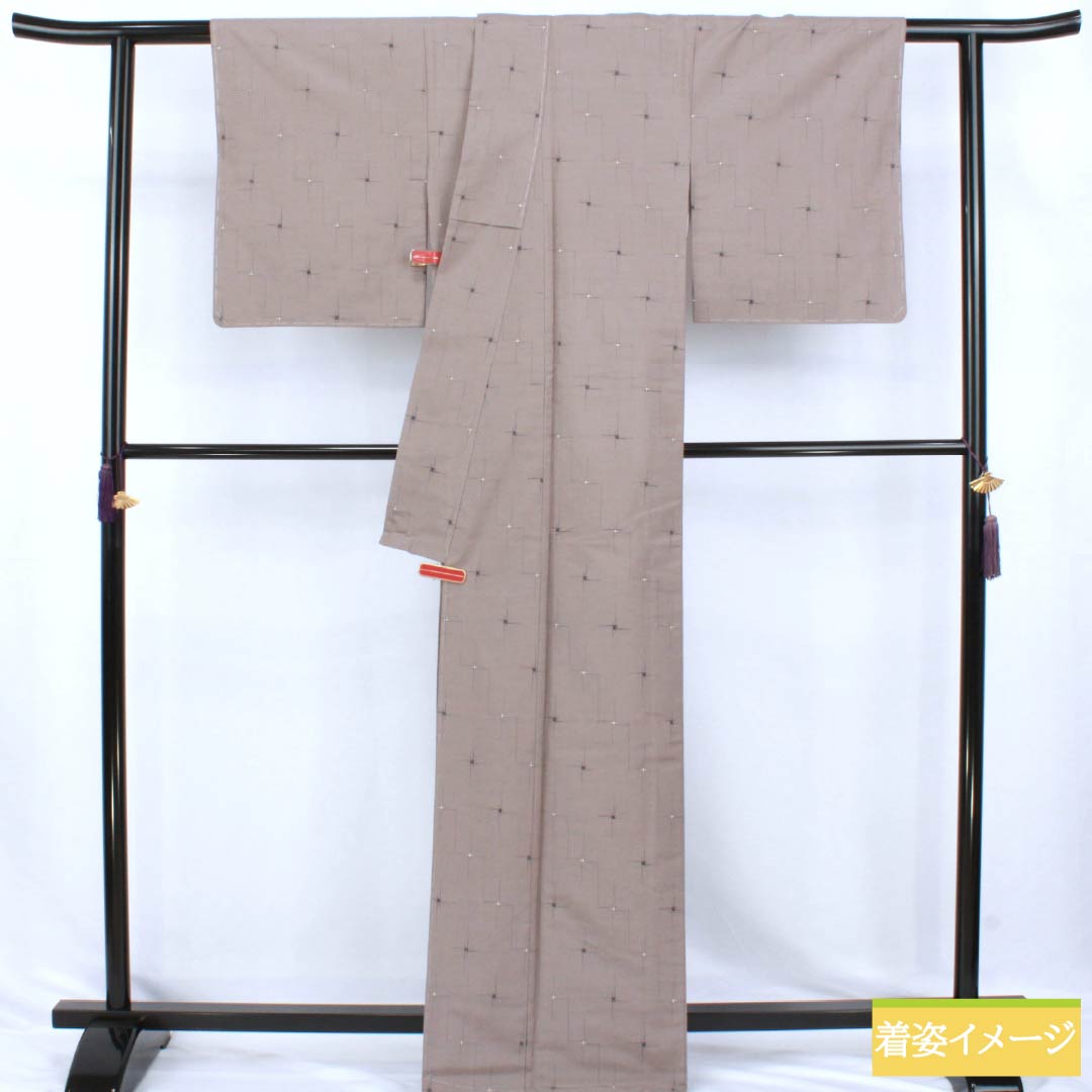 紬 正絹 Sランク 身丈165.5cm 裄丈64cm 灰汁鼠色（あくねずいろ） 幾何学模様 しつけ糸付き 袷 グレー系 1116005002522