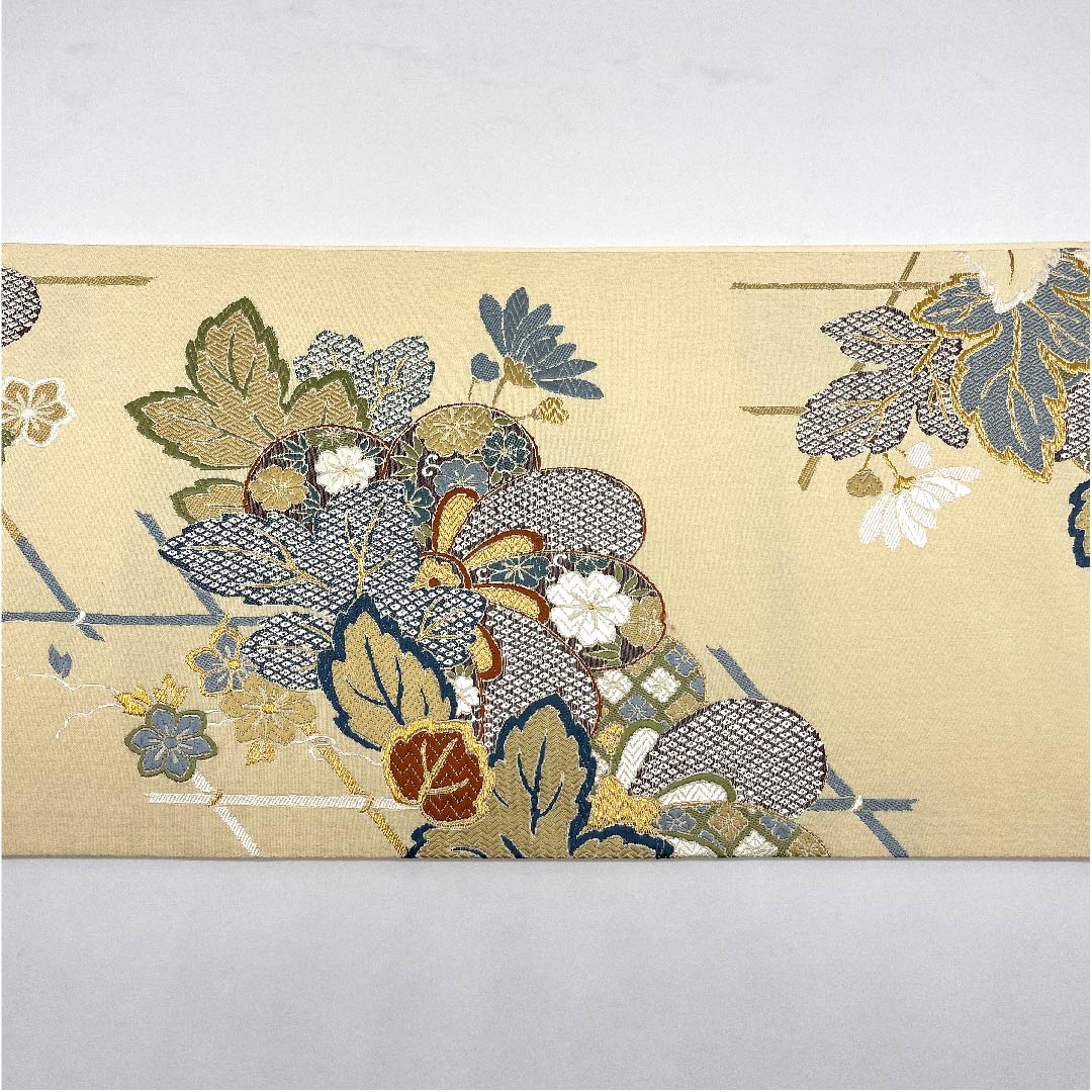 袋帯 薄卵色（うすたまごいろ） 華文 花菱 岡文織物 帯丈434cm 正絹 Sランク 六通 フォーマル クリーム系 1123006752315