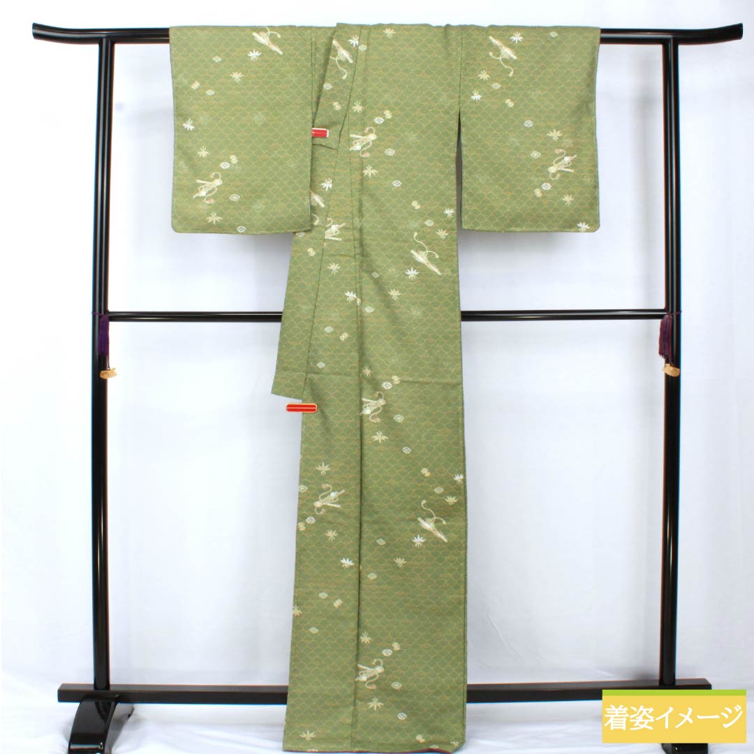 小紋 ポリエステル 身丈169cm 裄丈64.5cm 袷 仏手柑色（ぶしゅかんいろ） 洗える着物 笛 古典柄 Sランク 緑系 1115005462519