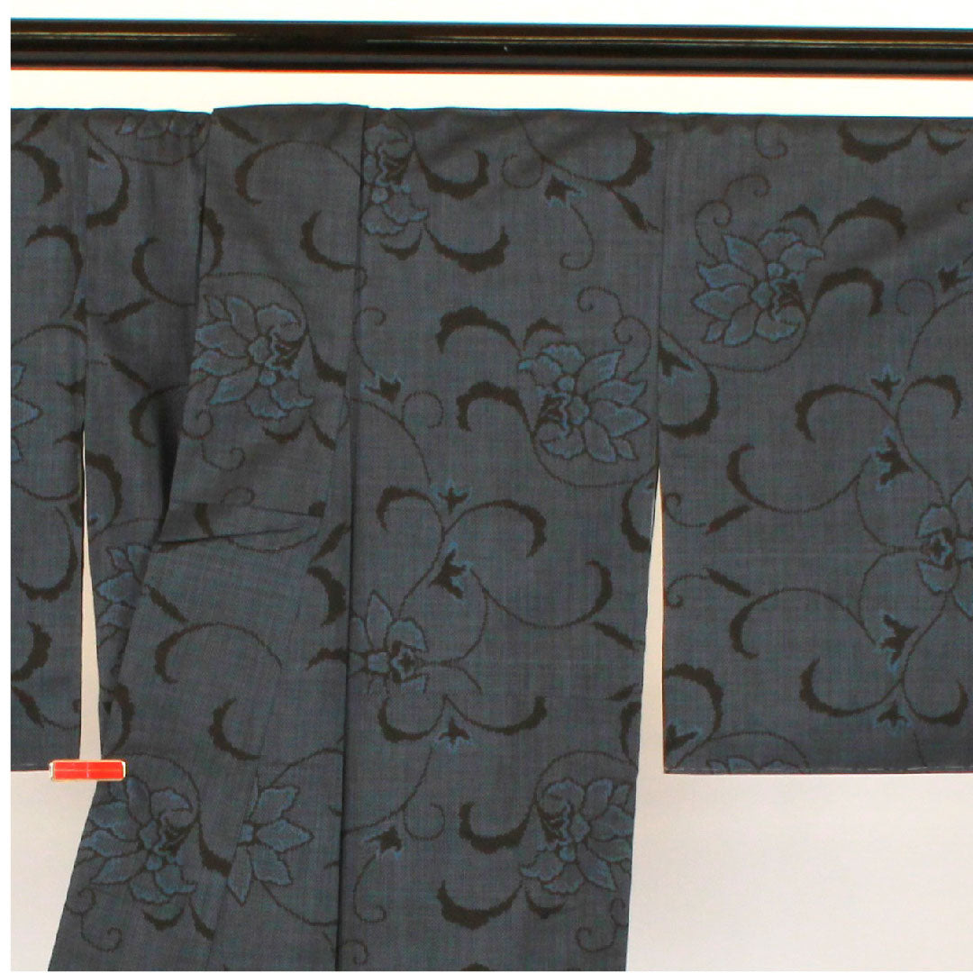 大島紬 身丈159cm 裄丈63cm 一元絣 唐草模様 正絹 Sランク 袷 紺系 1116000762318