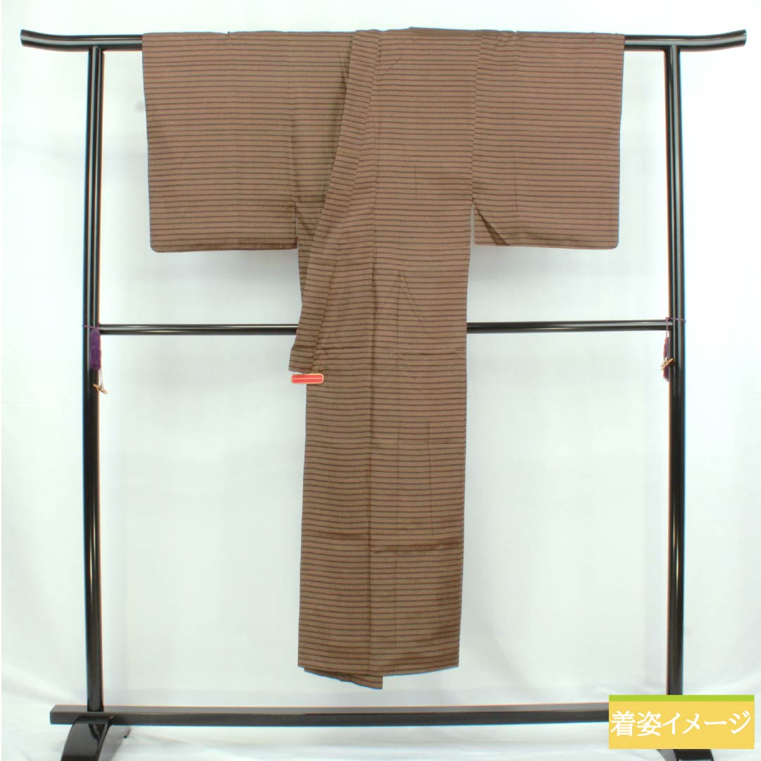男物 正絹 Sランク 身丈145cm 裄丈63.5cm  土色（つちいろ） 幾何学模様 袷 茶系 1119000952414