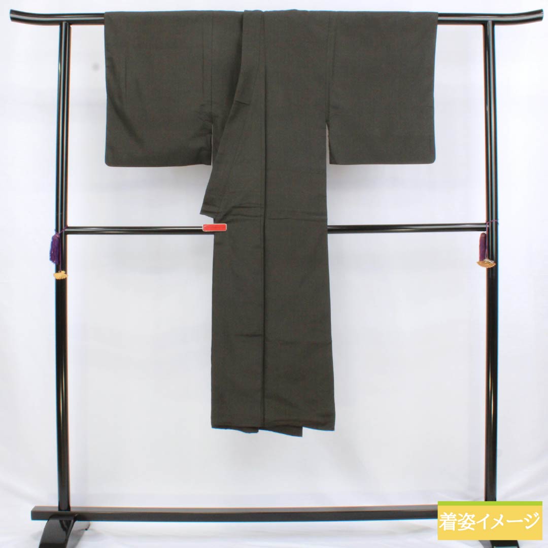 男物 正絹 Sランク 身丈128.5cm 裄丈62.5cm  薄黒色（うすぐろいろ） 紬地 袷 グレー系 1119001112222