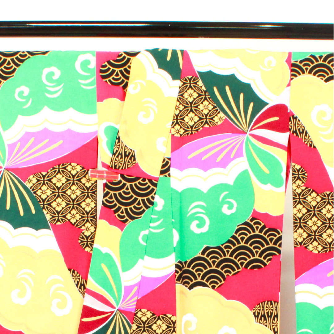 振袖 身丈171.5cm 裄丈67.5cm 袷  猩紅色 洗える着物 蝶 青海波 七宝  ポリ Sランク ピンク系 1113001282613