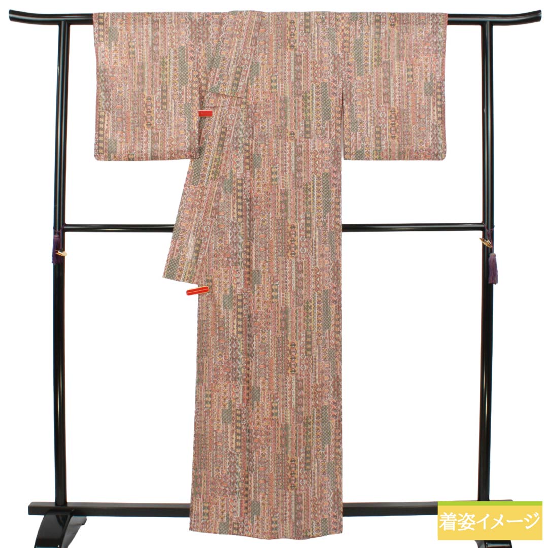 夏物 ポリエステル 小紋 Sランク 身丈162cm 裄丈66cm 雀色（すずめいろ） 洗える着物 民族文様 絽 茶系 1132005612414