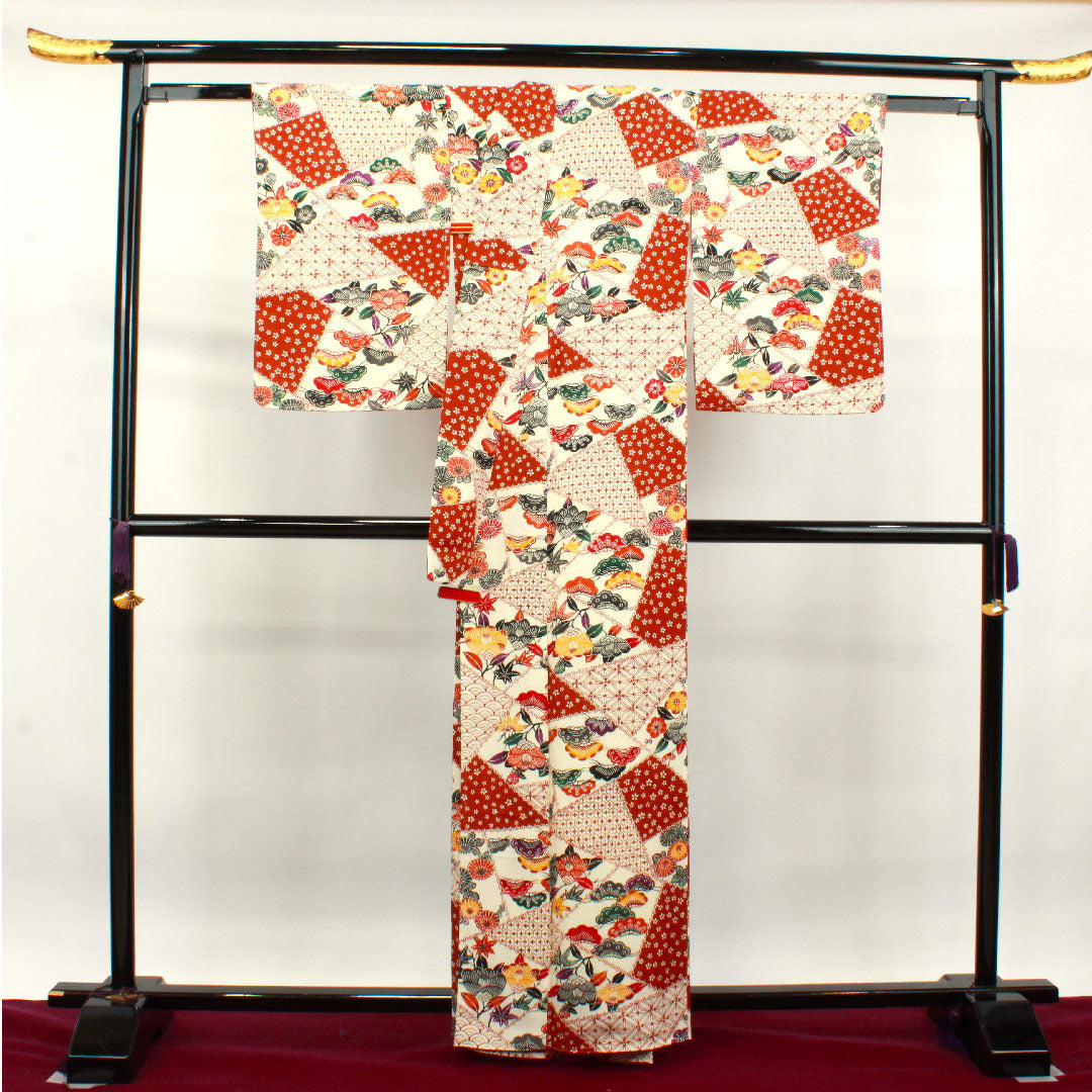 小紋 正絹 Sランク 身丈160.5cm 裄丈65.5cm 袷  京紅型 吉祥文様 しつけ糸付き 未使用品 白系 1115007252411