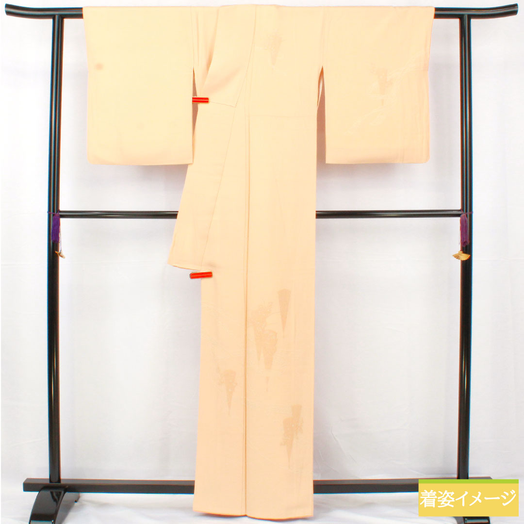 訪問着 正絹 袷 身丈161.5cm 裄丈66.5cm 肌色（はだいろ） 相良刺繡 扇子 鶴 一つ紋 上り藤に大の字 Aランク 橙系 1112005563426