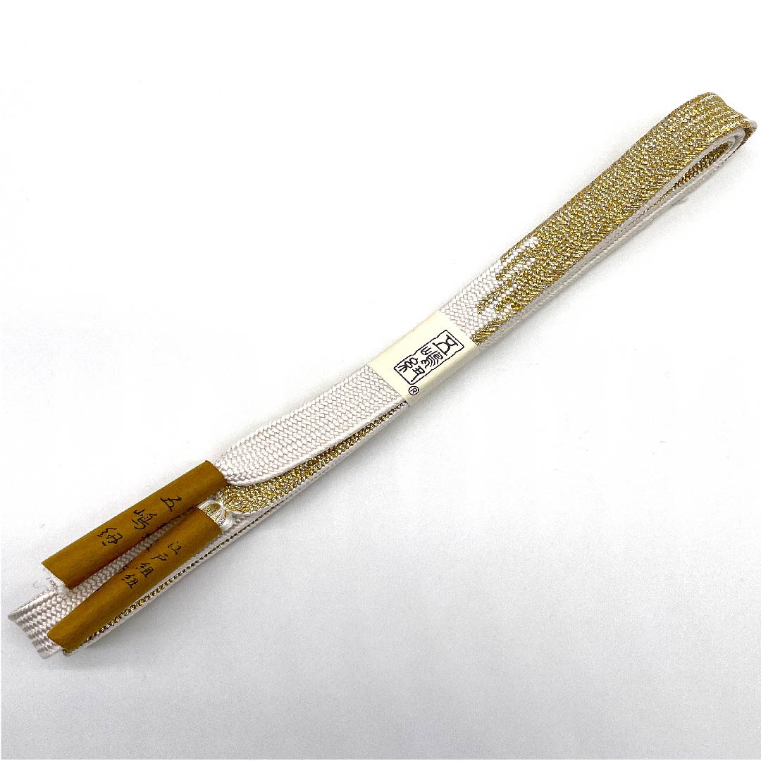 (New old stock) Obi-jime (belt fastener) made of pure silk, quarter-length cord, white, Goshima-himo, Edo-kumihimo, with metal thread, length approx. 159cm, width approx. 1.5cm, formal, S rank, white, 1135000462311