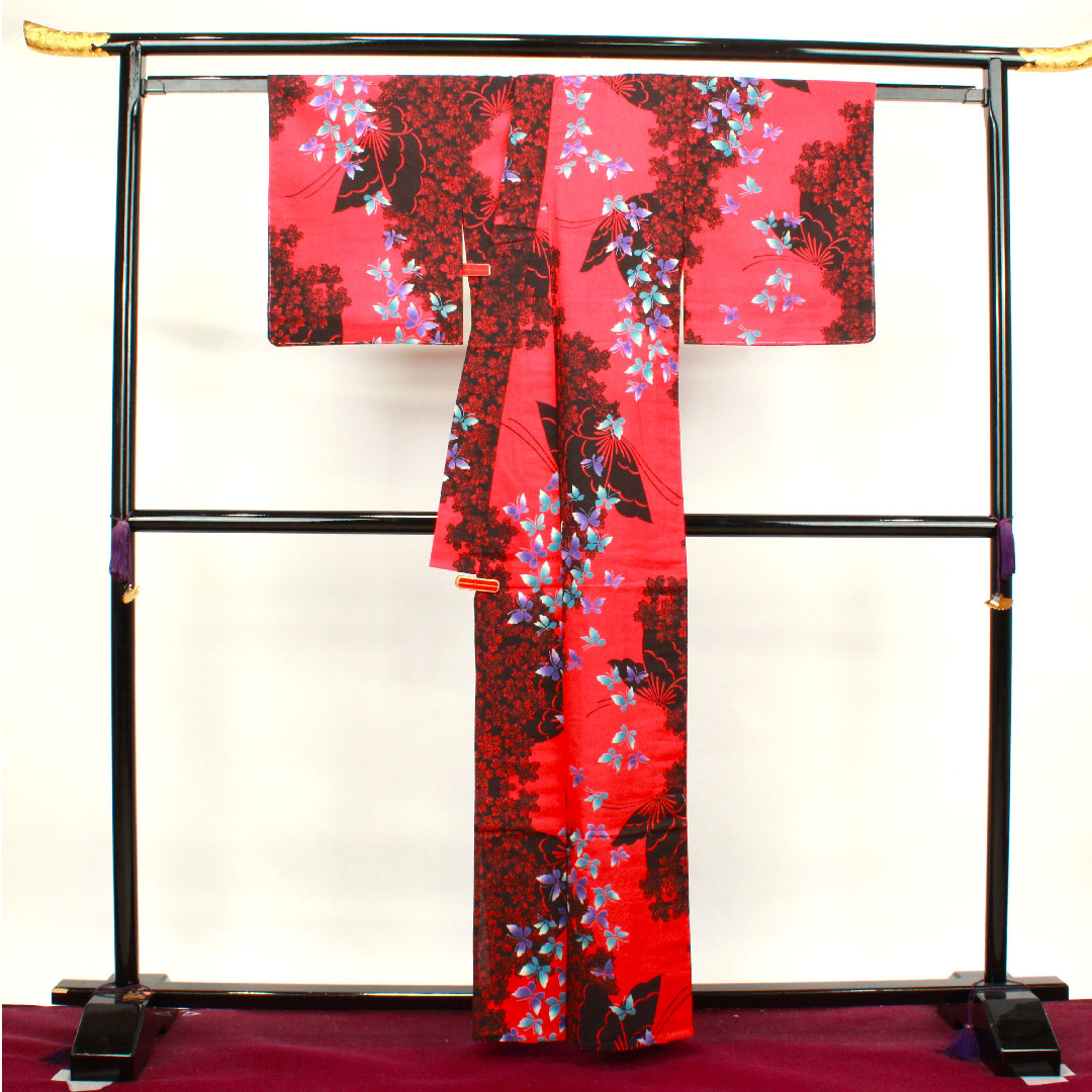 浴衣 しつけ糸付き 未使用品 紅絹色 桜 蝶 木綿 Sランク 単衣 身丈162.5cm 裄丈63.5cm 赤系 1118003662412
