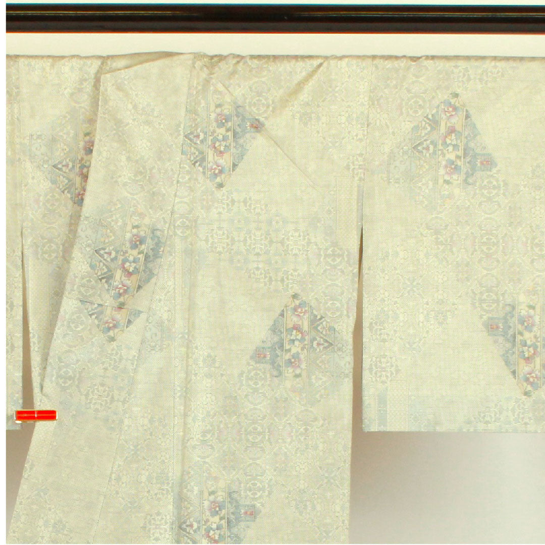 白大島紬 身丈163cm 裄丈66cm 花更紗模様 7マルキ 正絹 Aランク 袷 白系 1116000573311