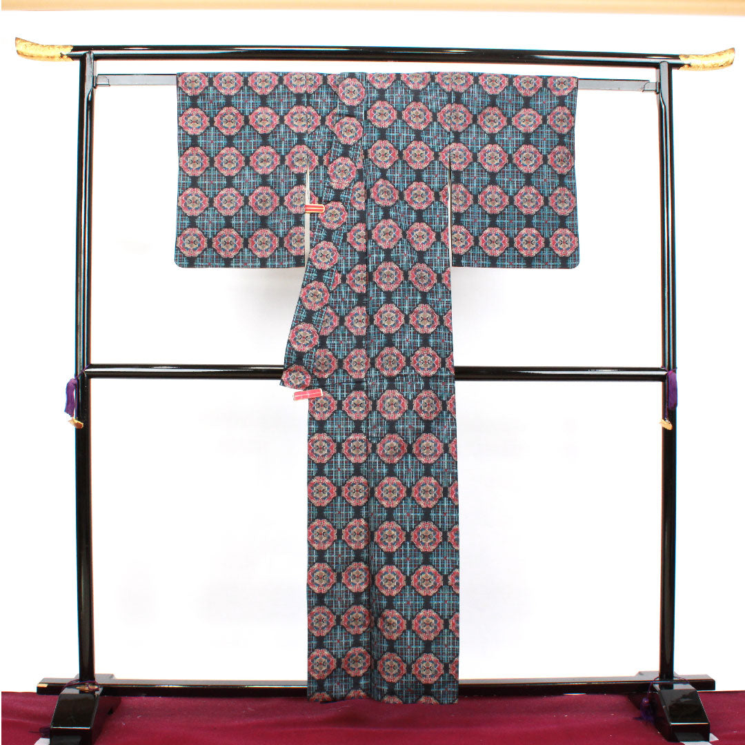 紬 身丈157cm 裄丈62cm 幾何学模様 正絹 Aランク 袷 紺系 1116002403318