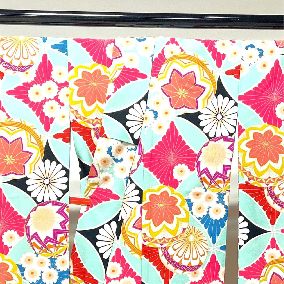 振袖 身丈170.5cm 裄丈70cm 袷  薄水色 洗える着物 鞠 七宝  ポリ Sランク 青系 1113001172617