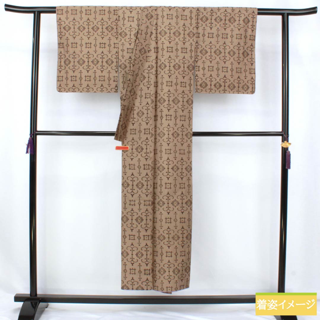 紬 正絹 Sランク 身丈148.5cm 裄丈62.5cm 遠州鼠色（えんしゅうねずいろ） 抽象模様 袷 ベージュ系 1116004382125
