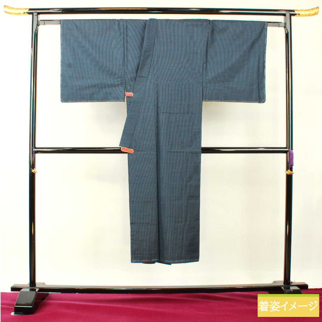 男物 正絹 身丈139cm 裄丈73.5cm 大島紬 緯総絣 しつけ糸付き 未使用品 Sランク 袷 紺系 1119000892318
