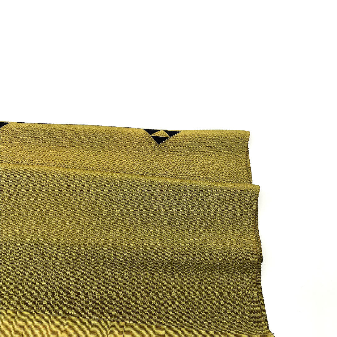 帯揚げ 正絹 Sランク カジュアル 黄橡色（きつるばみいろ） 鱗模様 古典柄 幾何学模様 長さ約176cm 幅約31cm 黄系 1136001692923