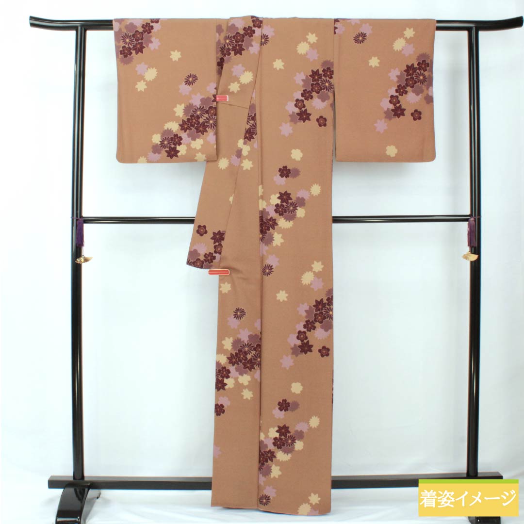 小紋 ポリエステル 身丈164.5cm 裄丈66.5cm 袷 猟虎茶色（らっこちゃいろ） 吹き寄せ 洗える着物 Sランク 茶系 1115005802414
