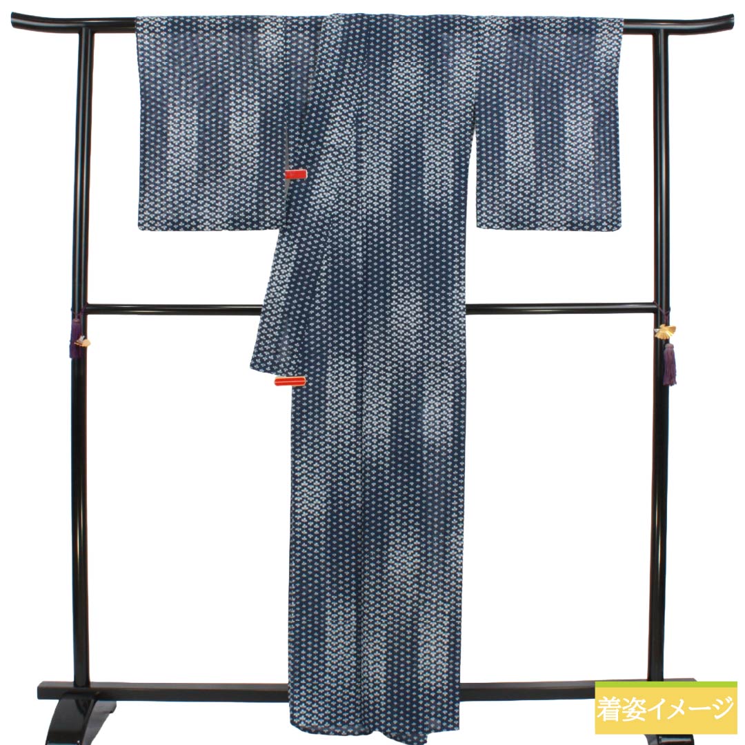 夏物 ポリエステル 小紋 Sランク 身丈162cm 裄丈66.5cm 韓藍色（からあいいろ） 萩 洗える着物 絽 紺系 1132005372418