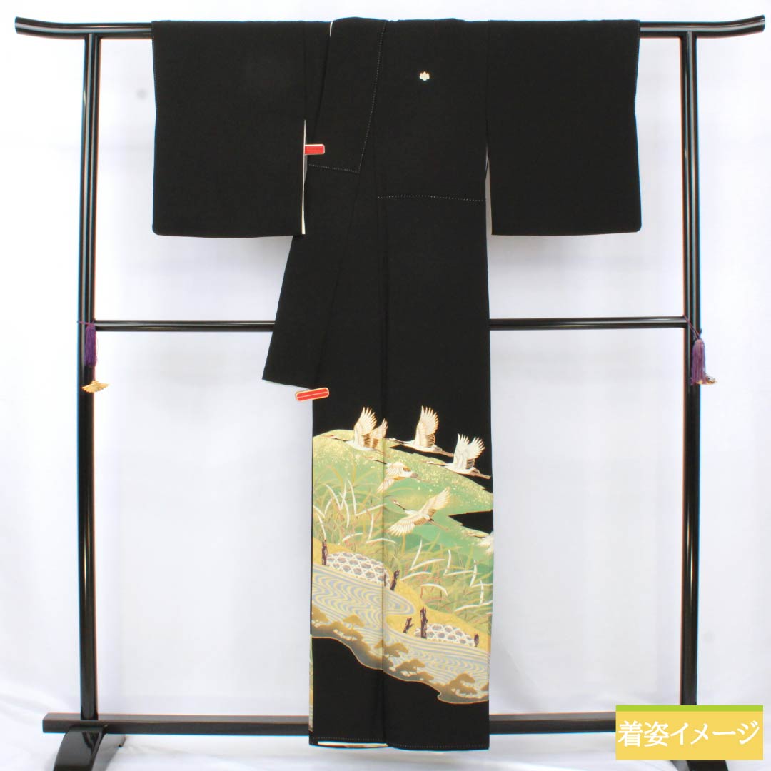 黒留袖 正絹 Bランク 身丈157cm 裄丈64.5cm 袷 五つ紋 五三桐 鶴 松 流水 五つ紋 黒系 1111001914310