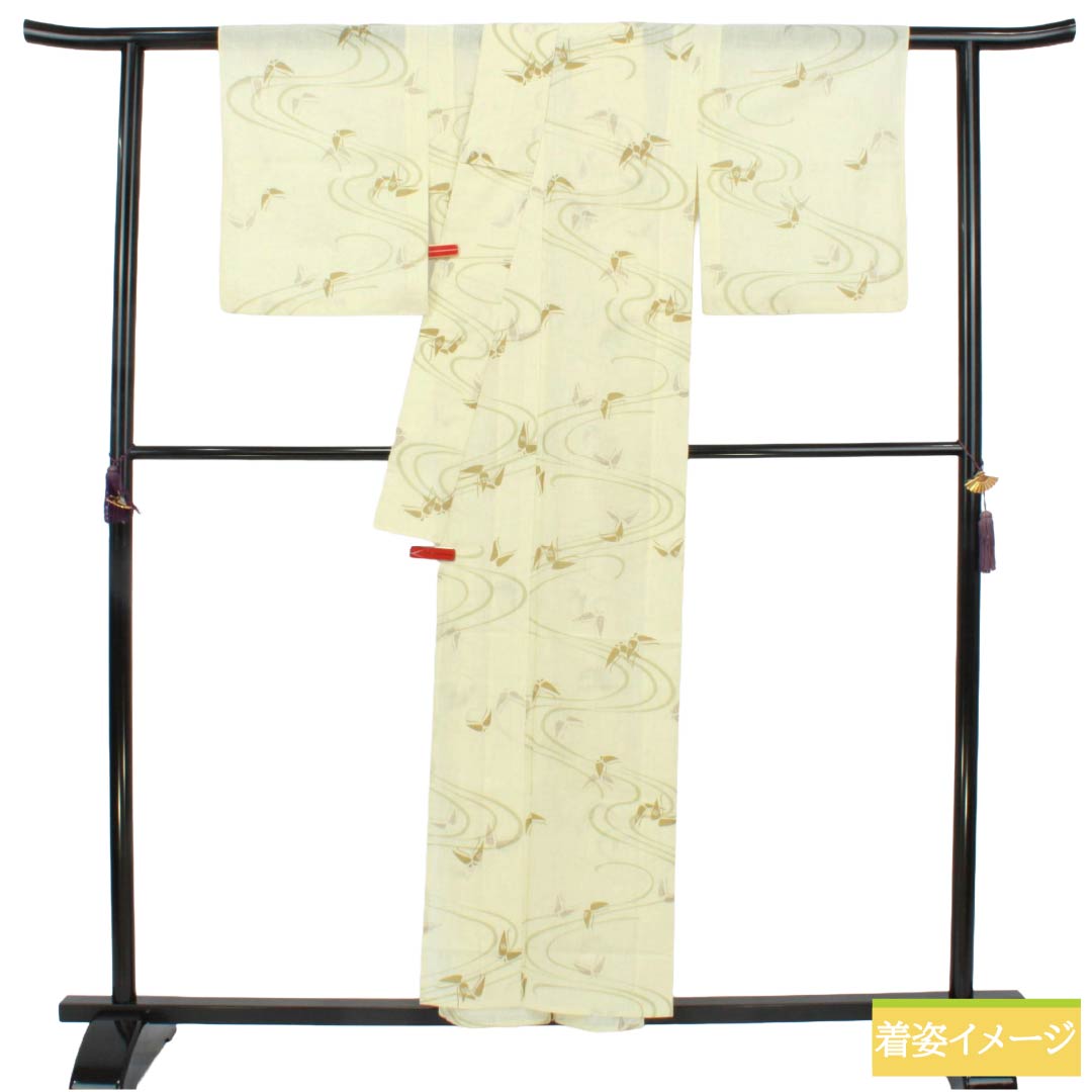 夏物 ポリエステル 小紋 Sランク 身丈155cm 裄丈63.5cm 硫黄色（いおういろ） 洗える着物 流水 蝶 紗 クリーム系 1132006062315