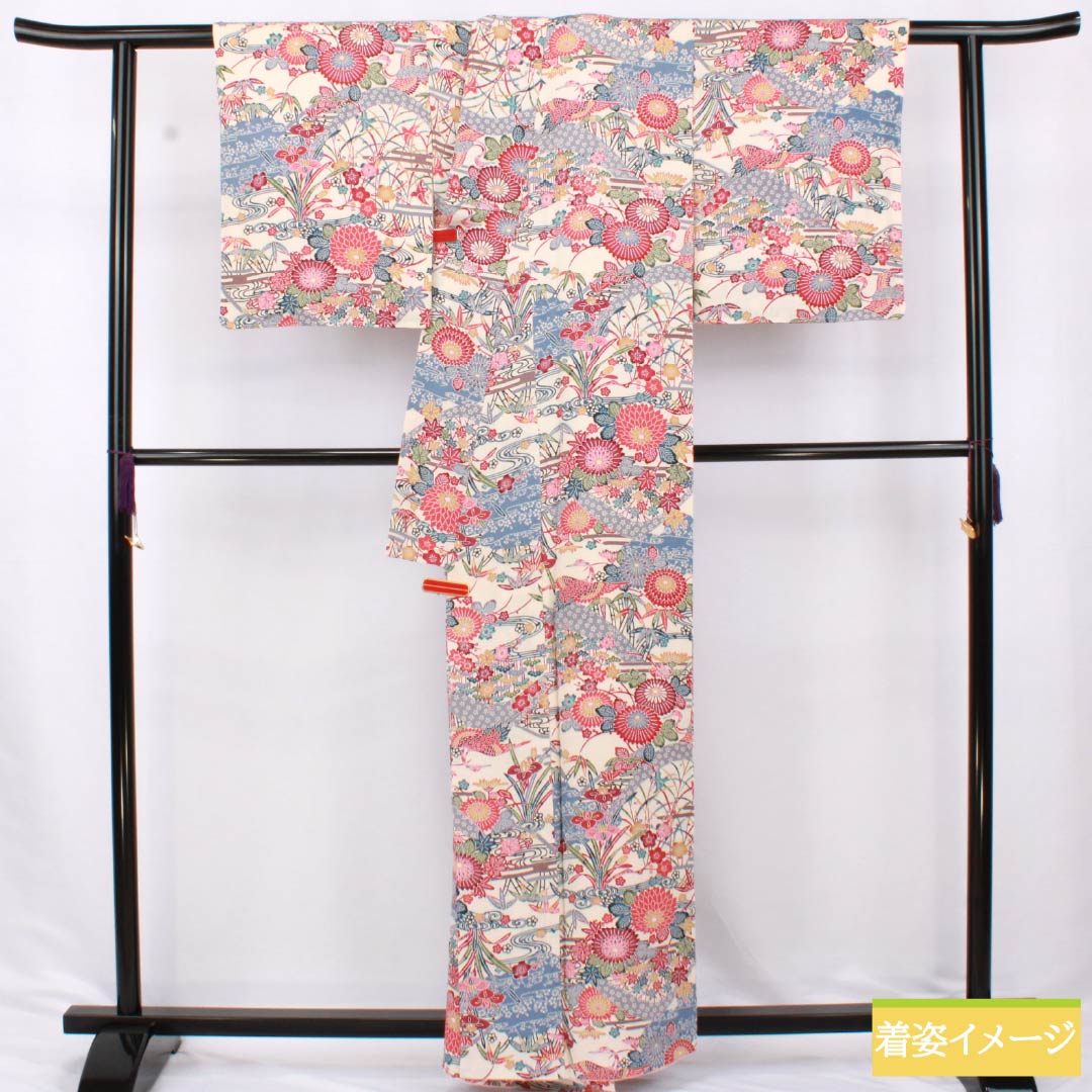 小紋 正絹 Aランク 身丈158.5cm 裄丈64cm 袷 薄肉色（うすにくいろ） 京紅型 吉祥文様 しつけ糸付き 白系 1115006983311