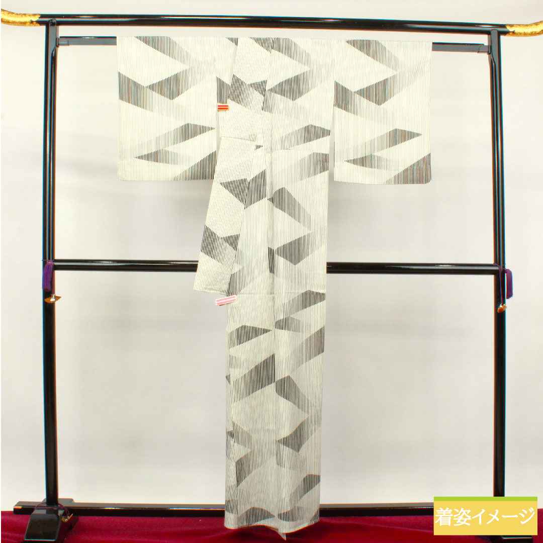 小紋 ポリエステル 身丈159cm 裄丈64cm 単衣  モノトーン 洗える着物 幾何学模様  Sランク 白系 1115003942311