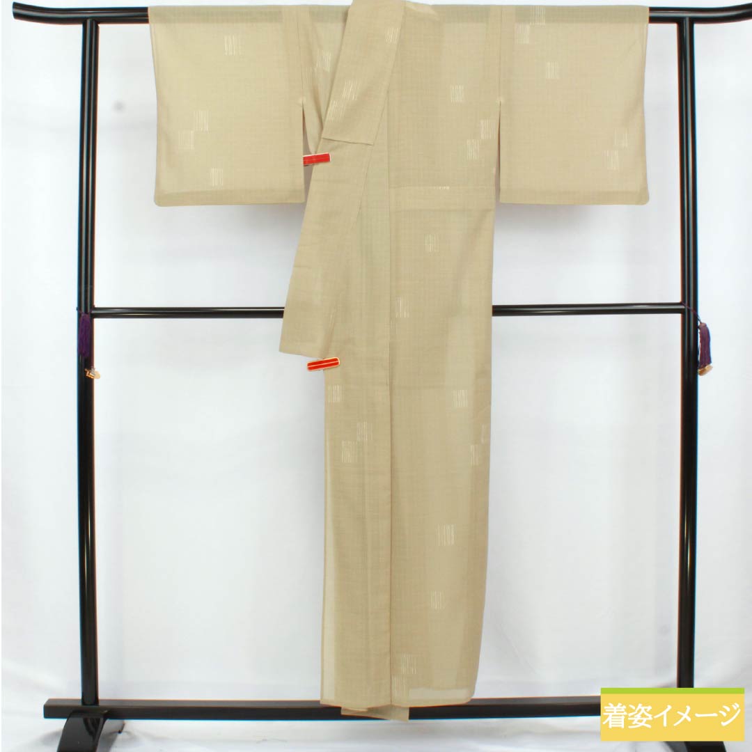 夏物 ポリエステル 小紋 身丈152.5cm 裄丈64cm 亜麻色（あまいろ） 幾何学模様 洗える着物 紗 Sランク ベージュ系 1132002672225