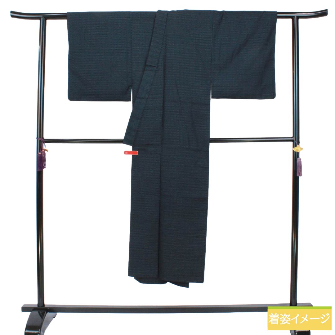 男物 正絹 Sランク 身丈140cm 裄丈66cm 濃紺色（のうこんいろ） お召 亀甲模様 袷 紺系 1119002562418