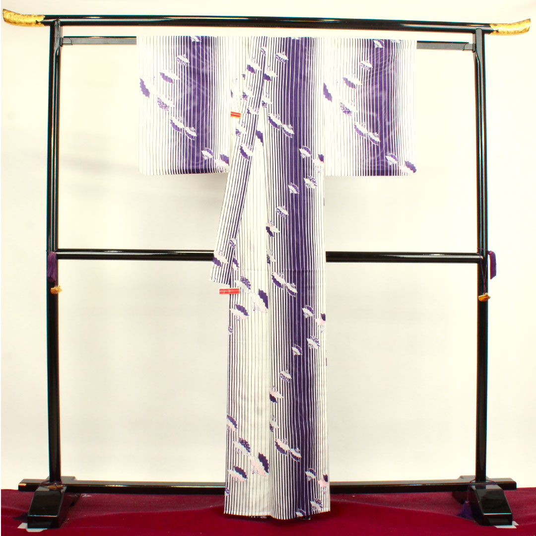 夏物 ポリエステル 小紋 身丈162.5cm 裄丈62cm  洗える着物 扇 縞 絽 Sランク グラデーション系 1132000712499