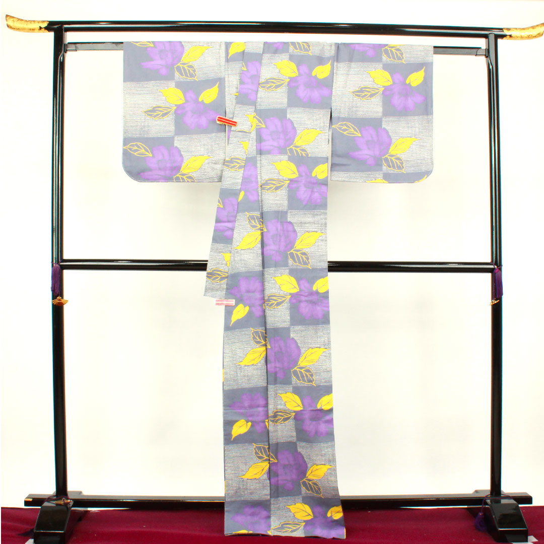 Yukata with basting thread, unused, gray-blue color, floral pattern, checkered pattern, cotton, S rank, single layer, length 170cm, sleeve length 67cm, gray 1118002172622