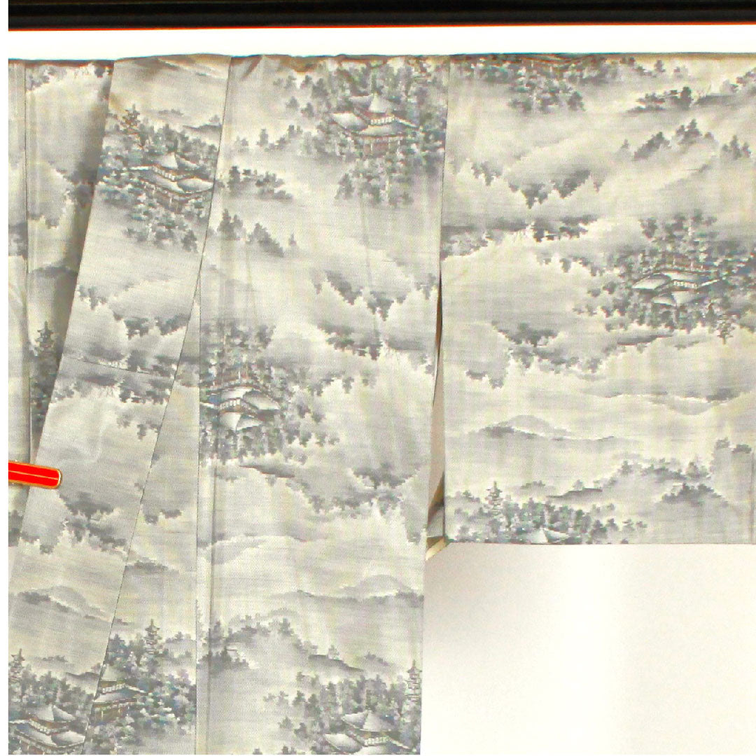 大島紬 身丈164cm 裄丈66cm 寺院風景 正絹 Sランク 袷 白系 1116000782311