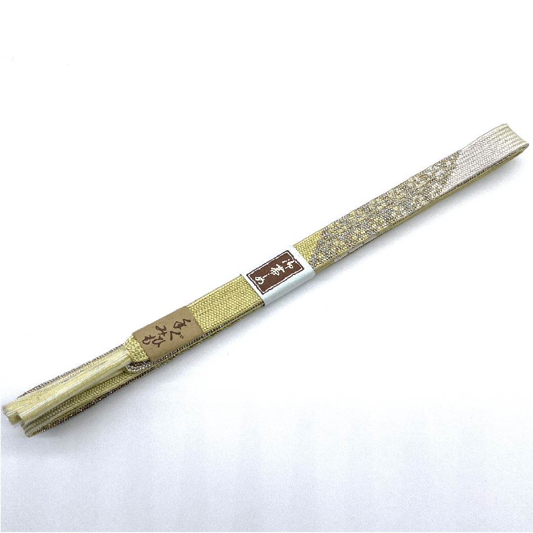（新古品） 帯締め 正絹 四分紐 嫩黄色色（どんこうしょくいろ） 金属糸使用 手組紐 新古品 長さ約156cm 幅約1.5cm セミフォーマル Sランク 黄系 1135001002923