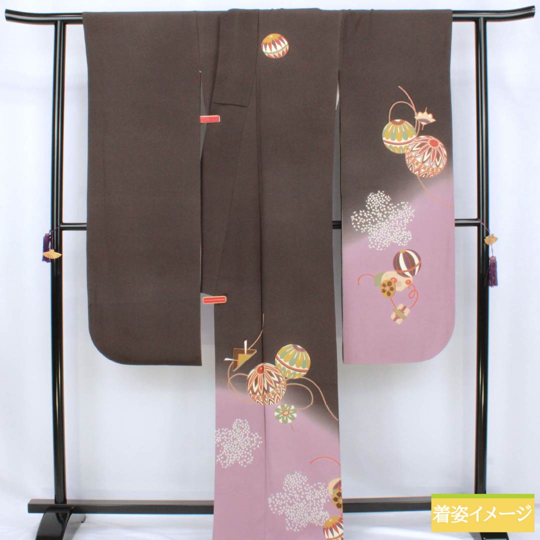 Furisode Kimono (long-sleeved kimono) made of pure silk, rank B, length 173.5cm, sleeve length 69.5cm, lined, ink-colored (sumi-iro) Kyoto Yuzen pattern, ball design, gray tones, product number 1113002744622
