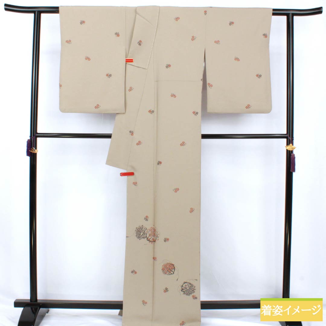 訪問着 ポリエステル Aランク 袷 身丈165.5cm 裄丈66.5cm 銀煤竹色（ぎんすすたけいろ） 花 鈴 洗える着物 ベージュ系 1112007373525