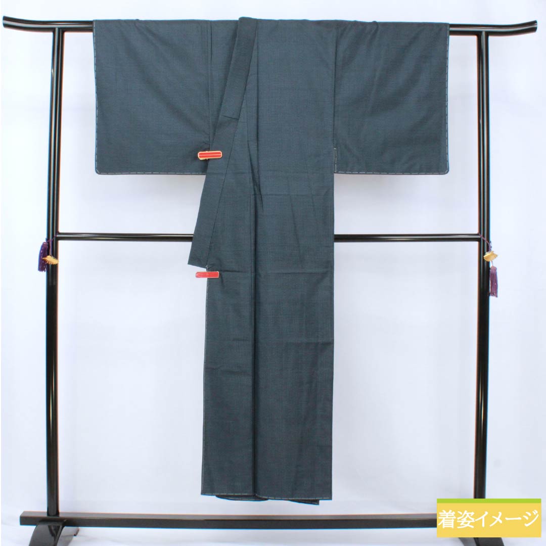 男物 正絹 Sランク 身丈146.5cm 裄丈69cm 相済茶色（あいすみちゃいろ） 大島紬 100亀甲 しつけ糸付き 袷 紺系 1119001402418