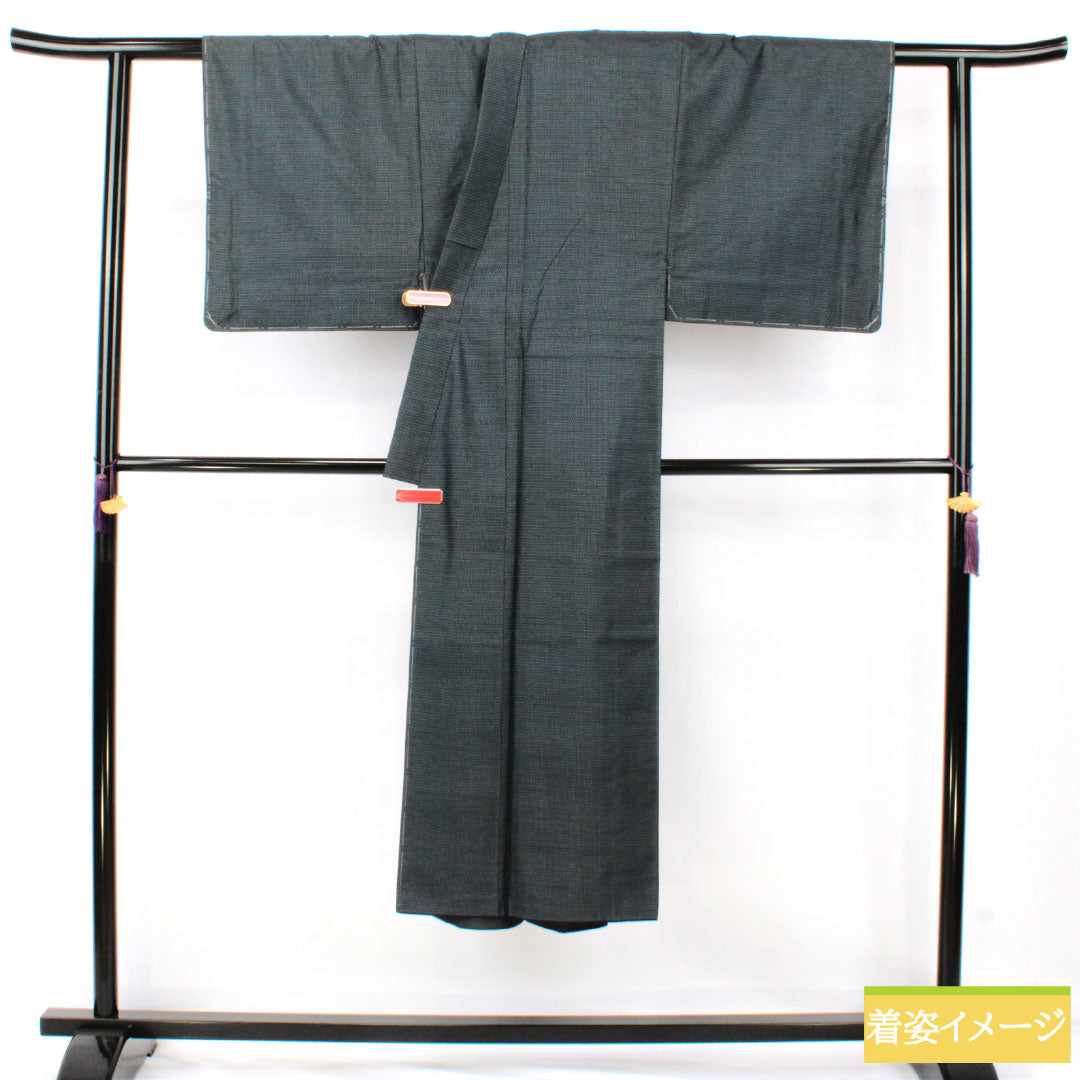 男物 正絹 Sランク 身丈137.5cm 裄丈66.5cm 濃紺色（のうこんいろ） 大島紬 100亀甲 しつけ糸付き 袷 紺系 1119001632318