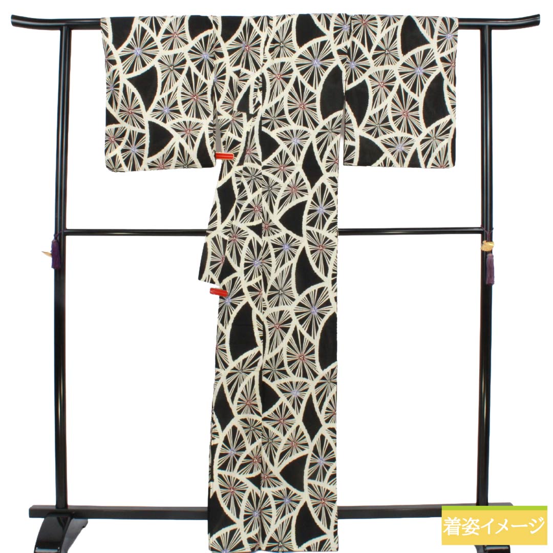 浴衣 木綿 Sランク 身丈165.5cm 裄丈68.5cm 抽象模様 単衣 黒系 1118007192510
