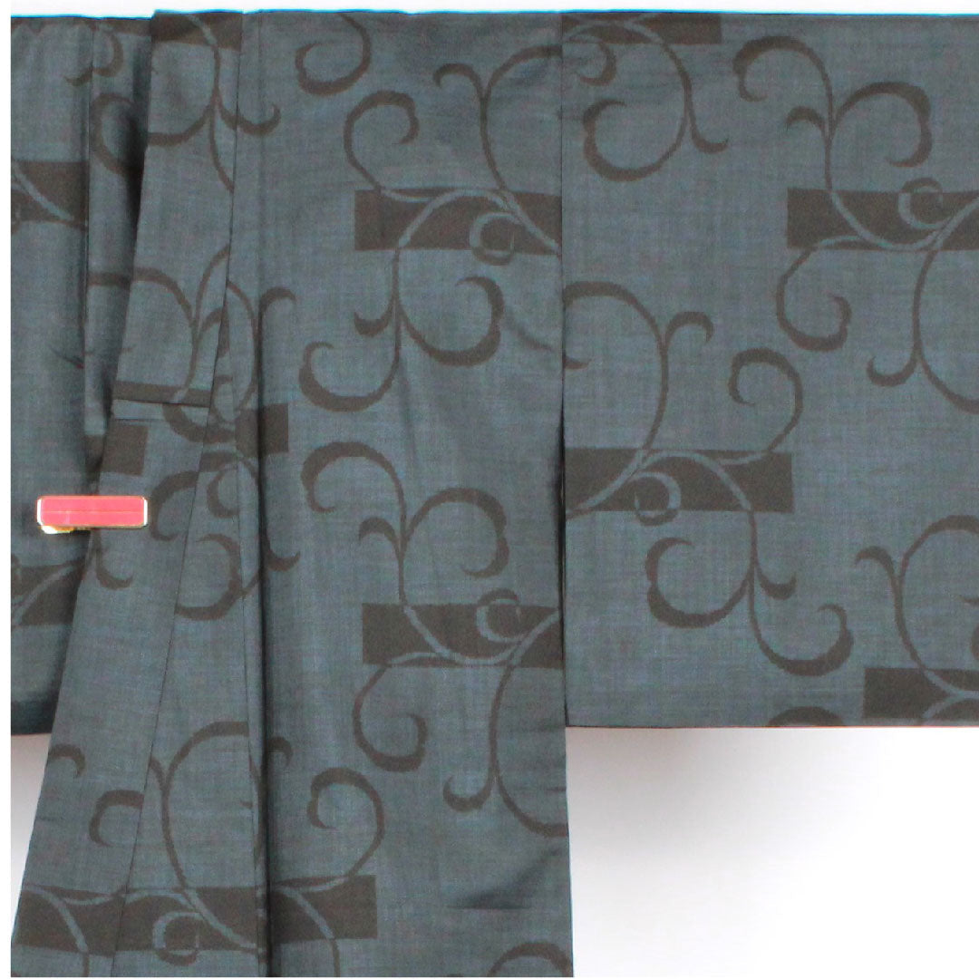 大島紬 身丈158.5cm 裄丈62.5cm 本藍染 12マルキ 経緯絣 蔦模様 正絹 Sランク 袷 紺系 1116001602318