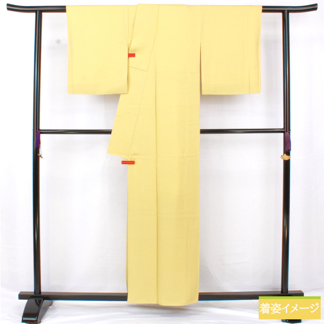 色無地 正絹 身丈156.5cm 裄丈61.5cm 淡黄色（たんこうしょく）綸子 袷 Sランク 黄系 1114002032323