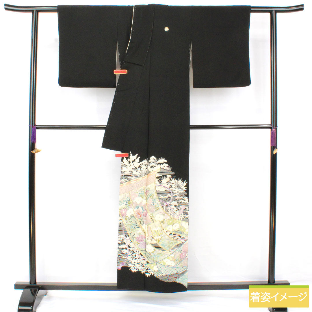 Black formal kimono, pure silk, length 154cm, sleeve length 61.5cm, lined, Kyoto Yuzen, pine, bamboo and plum, folding screen, five crests, circle with ivy, A rank, black, 1111001653210