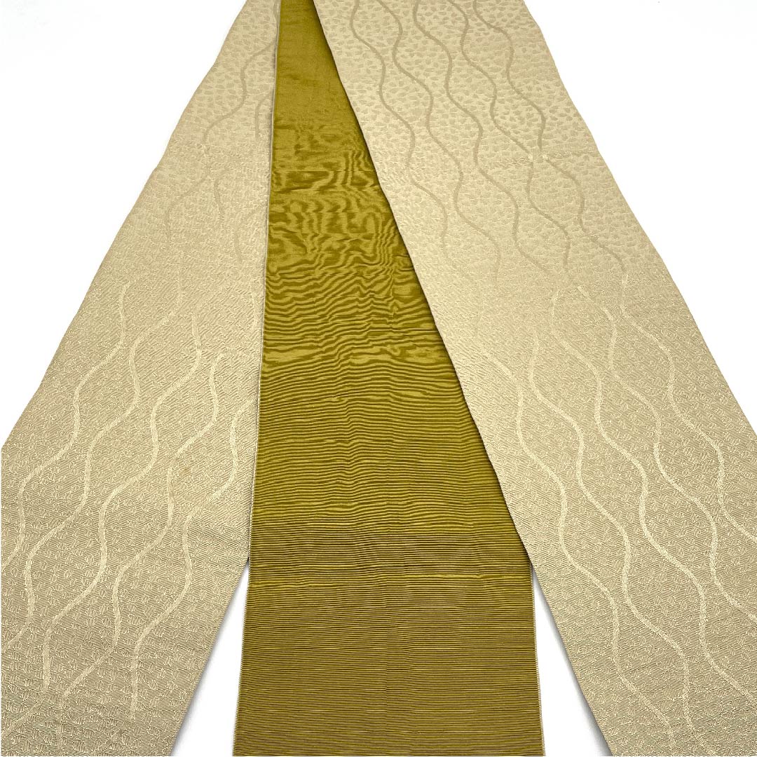 半幅帯 ポリエステル 帯丈372cm 枯野色（かれのいろ） 立涌文様 小桜 古典柄 ベージュ系 Aランク 1125001313325