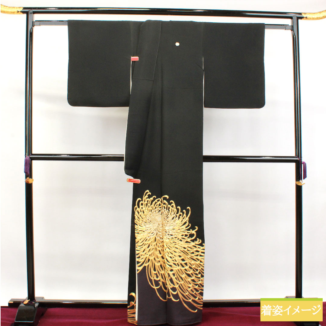Black formal kimono, pure silk, length 163.5cm, sleeve length 66cm, lined, gold embroidery, chrysanthemum, swallowtail butterfly, five crests, B rank, five crests, black, 1111001194410