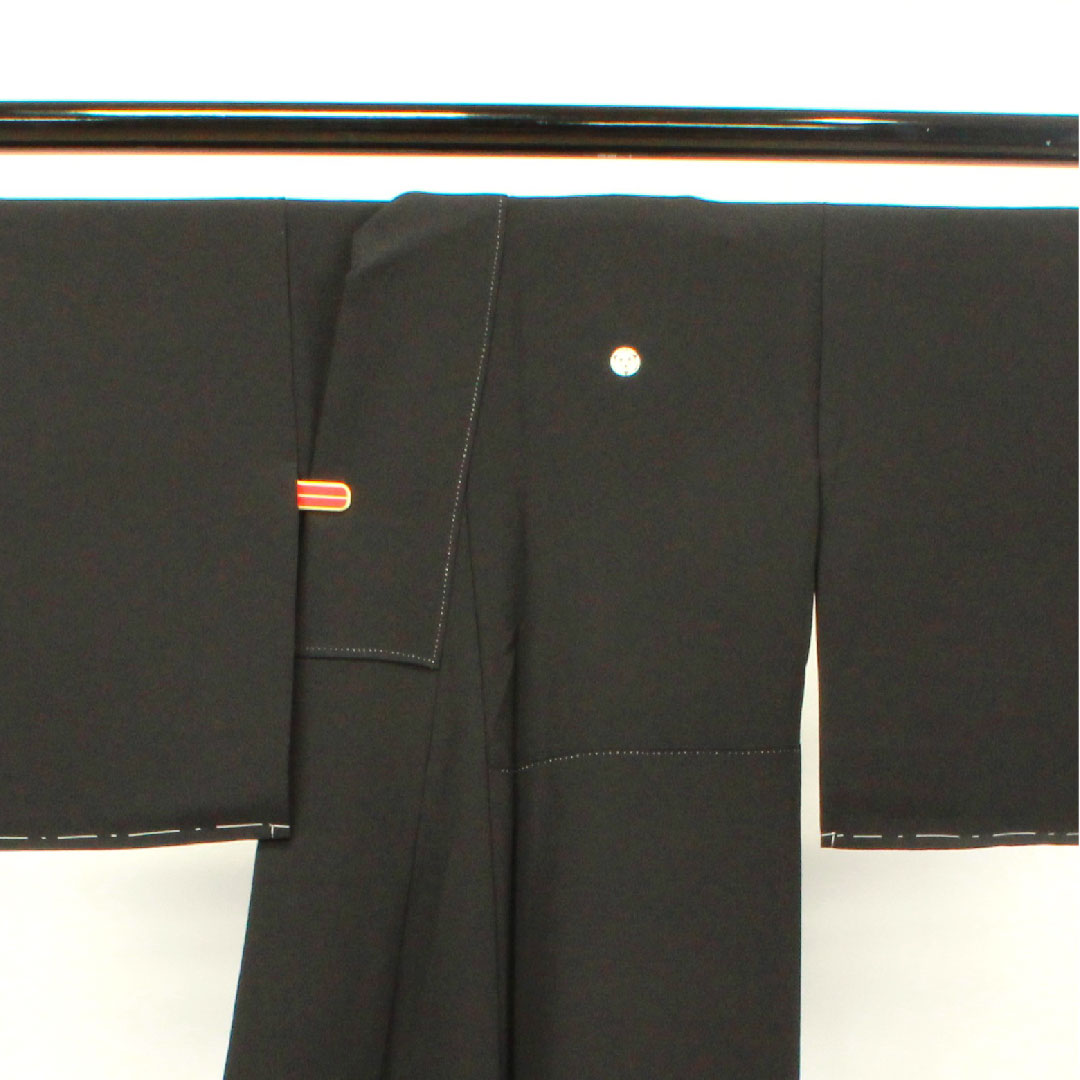 黑色正装和服，长度 161.5 厘米，袖长 63 厘米，衬里，工匠作品，松、鸳鸯、橘子、纯丝，S 级，五纹，黑色，1111000582410